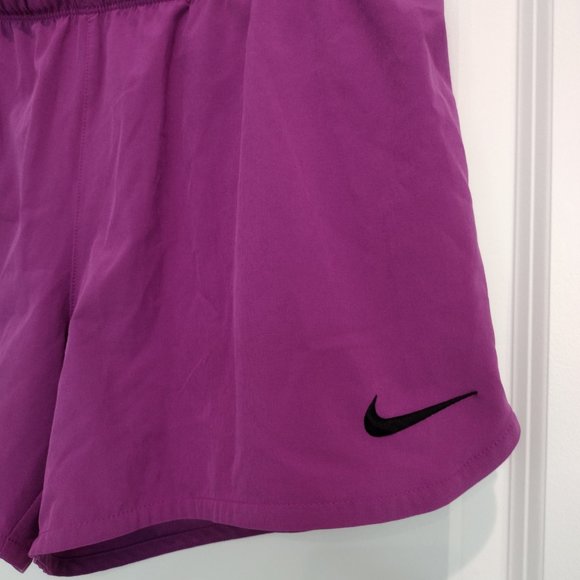 NIKE Women's Dri-fit magenta shorts, size M - Picture 4 of 8